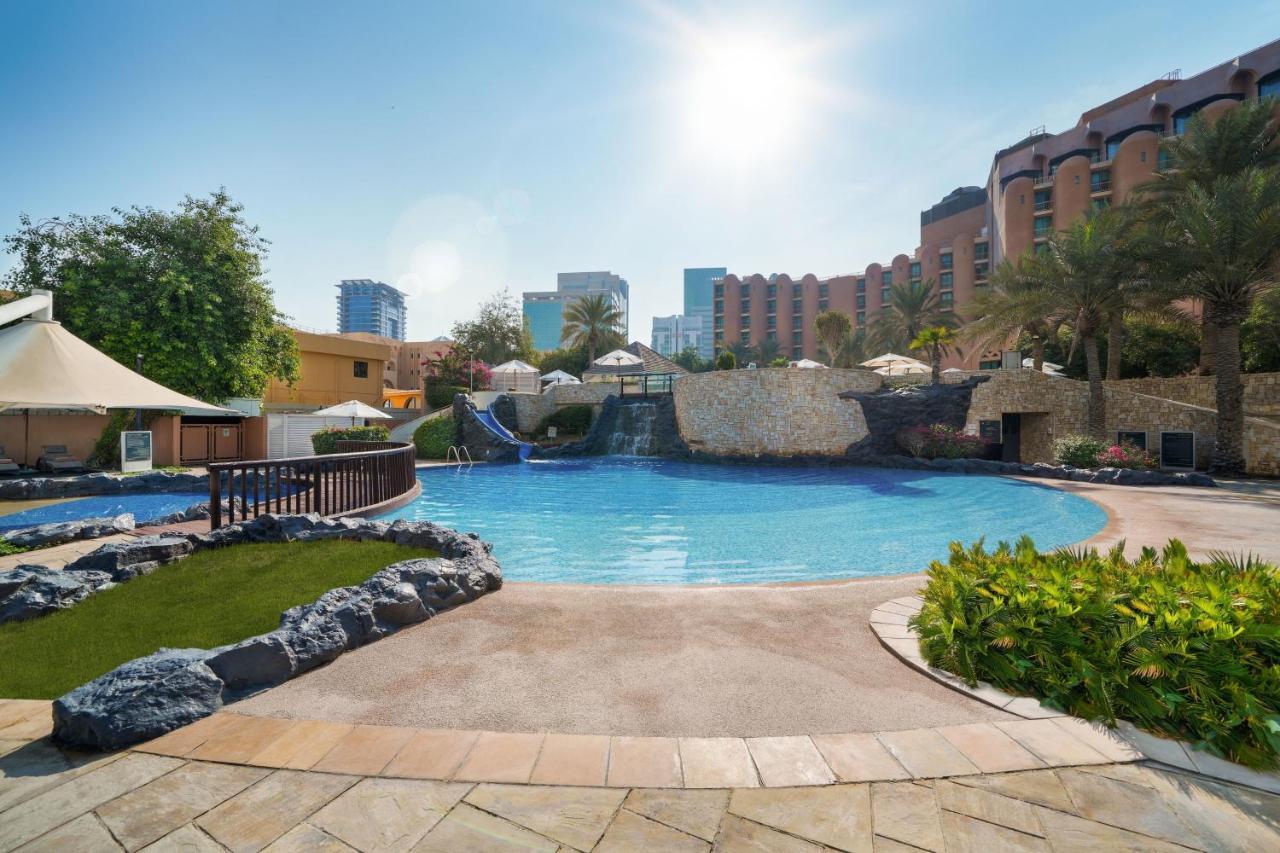 Sheraton Abu Dhabi Hotel & Resort Экстерьер фото