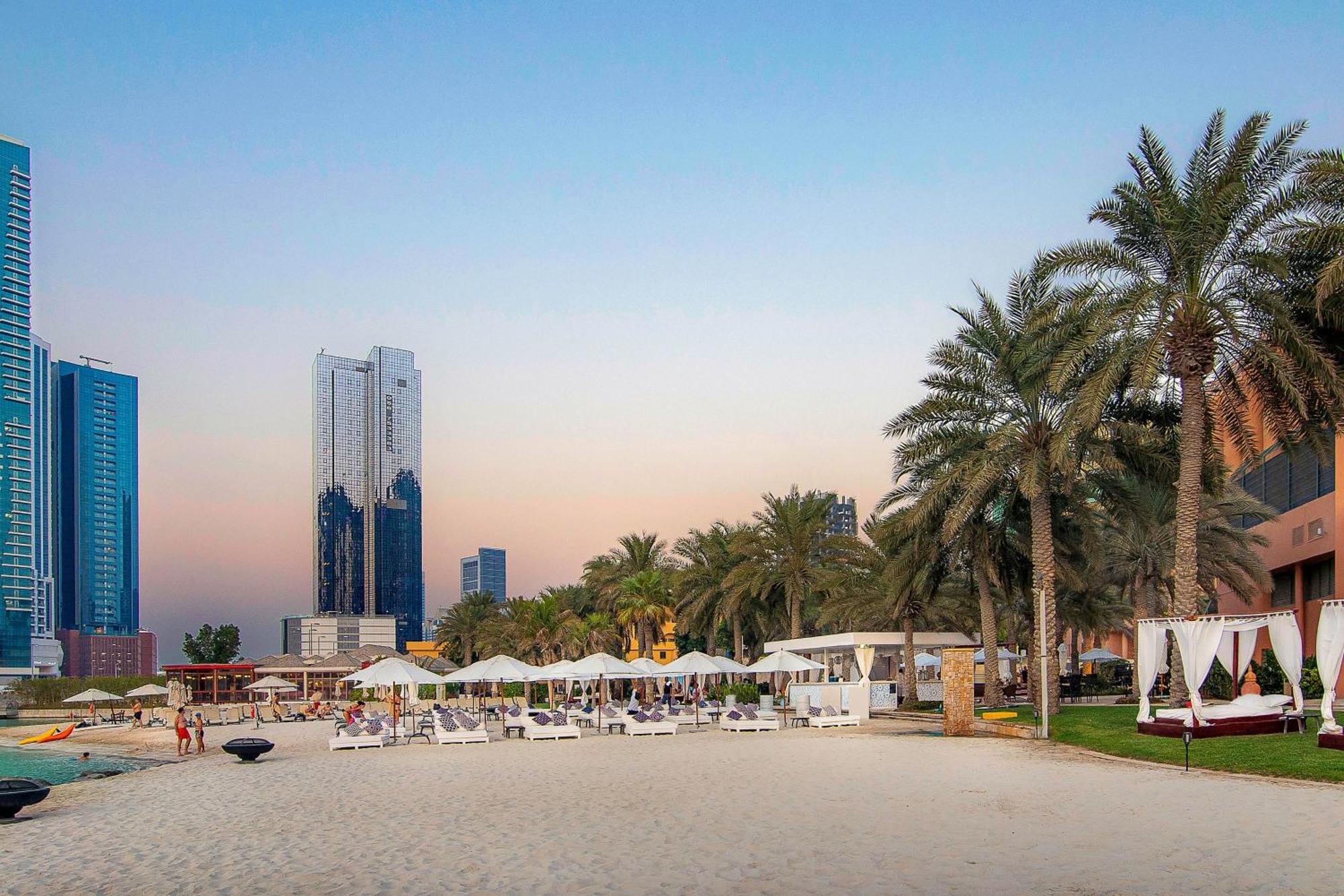 Sheraton Abu Dhabi Hotel & Resort Экстерьер фото