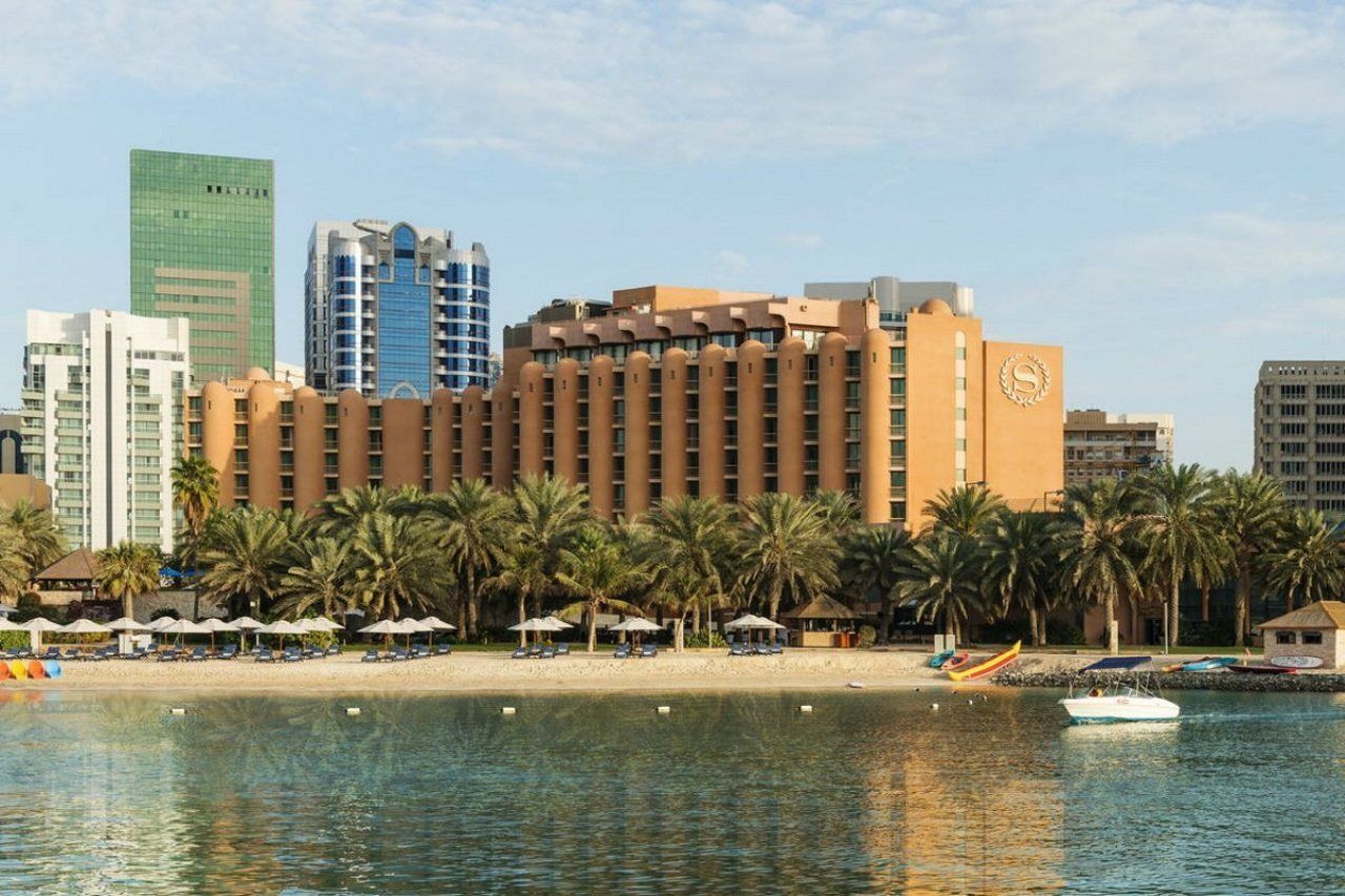 Sheraton abu dhabi 5. Шератон Абу Даби. Sheraton Abu Dhabi Hotel Resort 5. Sofitel Abu Dhabi Corniche 5*. Шератон Абу Даби фото.